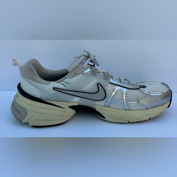 Nike V2K Run Summit White Metallic Silver Women’s Shoes - Picture 6 of 10